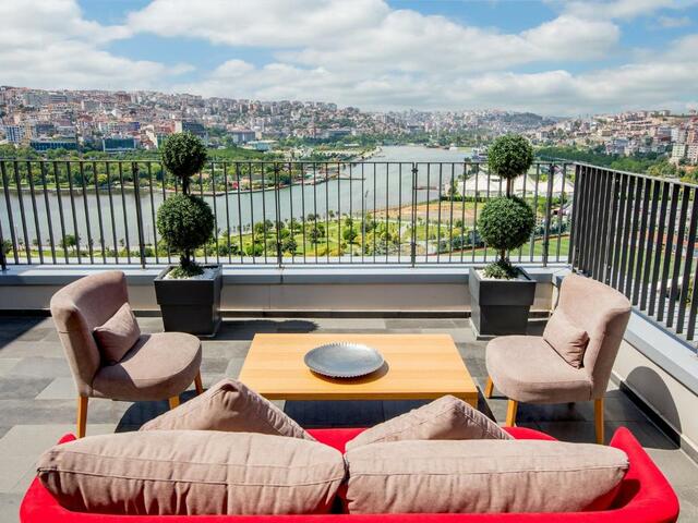 Dosso Dossi Golden Horn